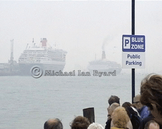 QE2 passing QM2